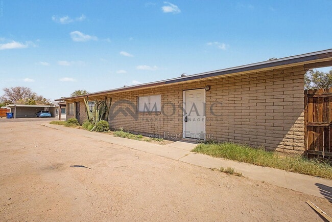 Photo - 1204 S McClintock Dr Unidad A