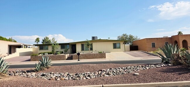 Building Photo - 9042 E Kenyon Dr Rental