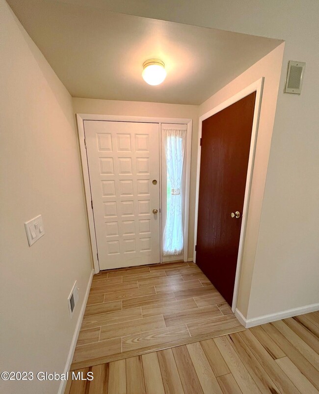 Photo - 13 Meadow Rue Pl