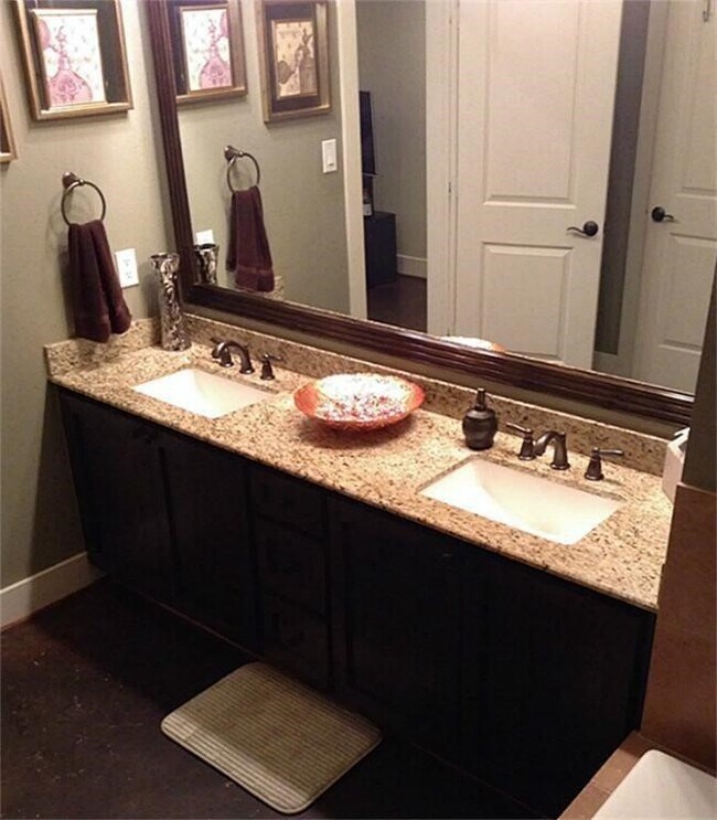 Photo - 2423 Roufa Rd