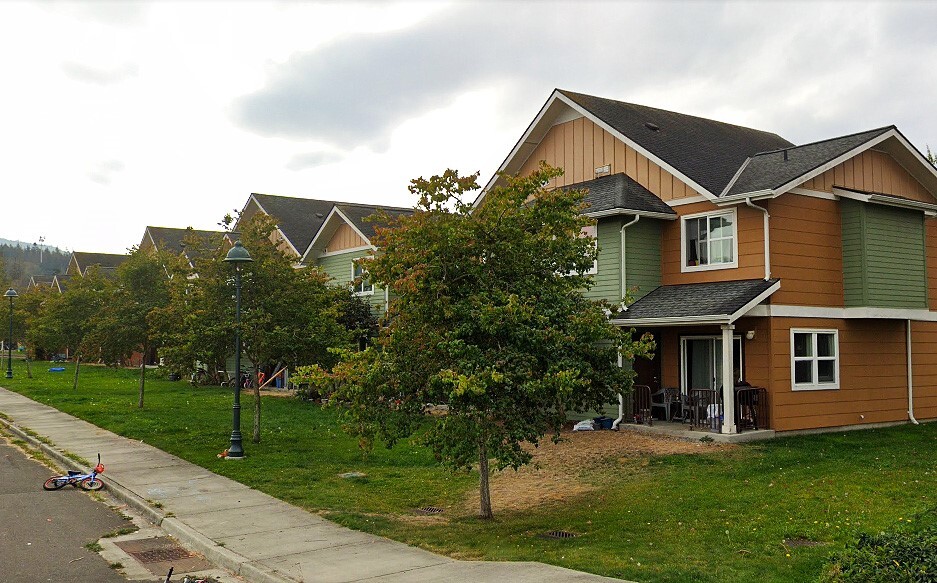 Photo - 525 McCurdy Rd