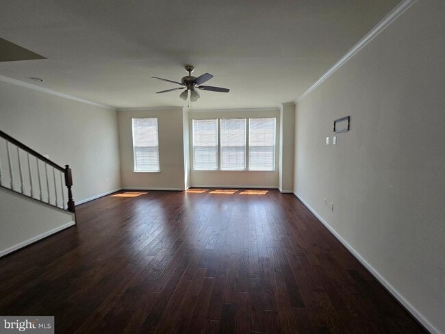 Photo - 320 Tree Line Dr