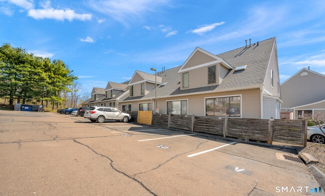 Building Photo - 1690 Dixwell Ave Unit C8