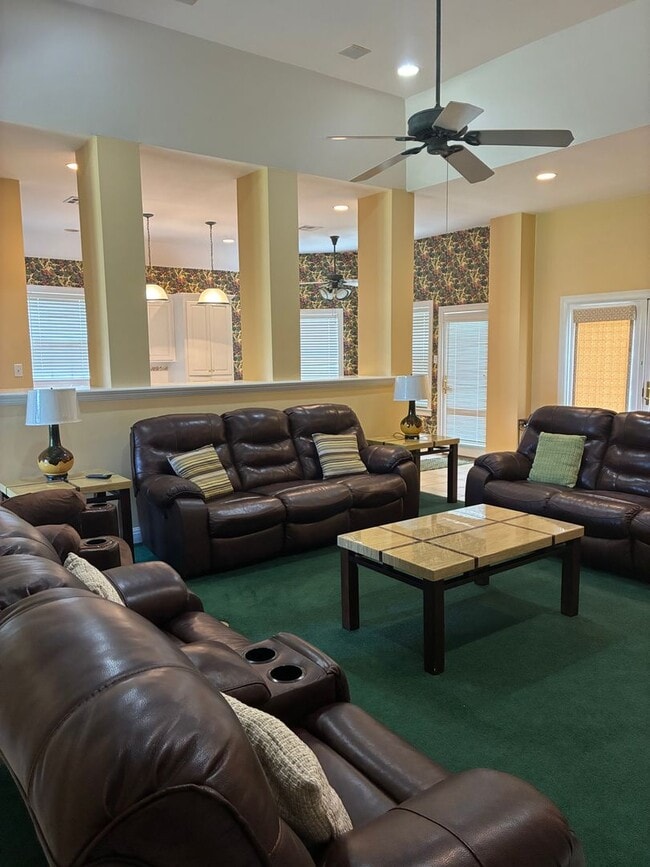 Photo - 4 Bed 3 Bath FULLY Furnished House South Lake Charles