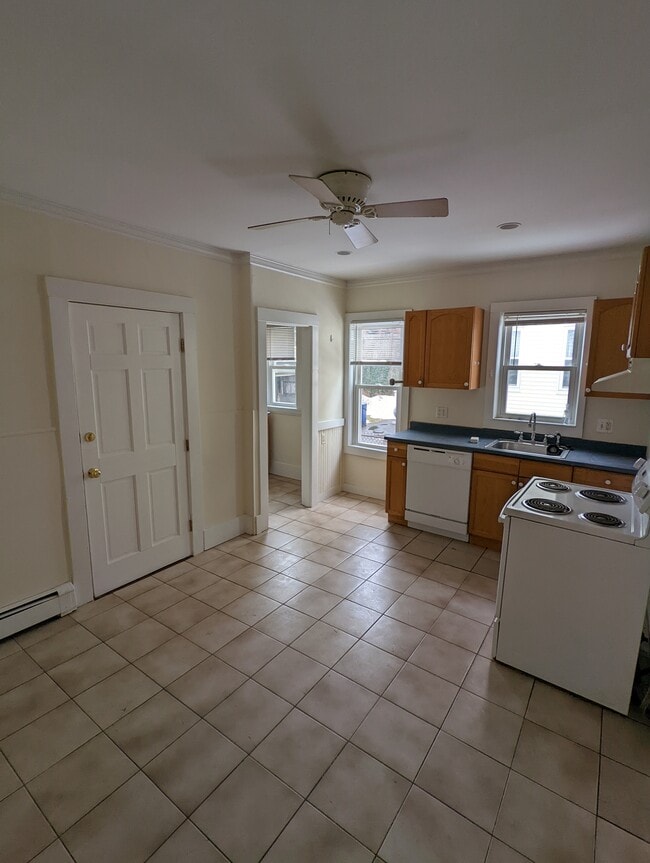 Building Photo - 15 Egerton Rd Unit 1R