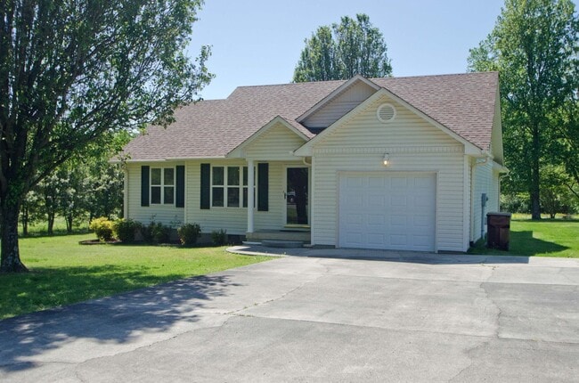 Photo - Lovely 3 bed 2 bath in East Limestone minutes to Athens!