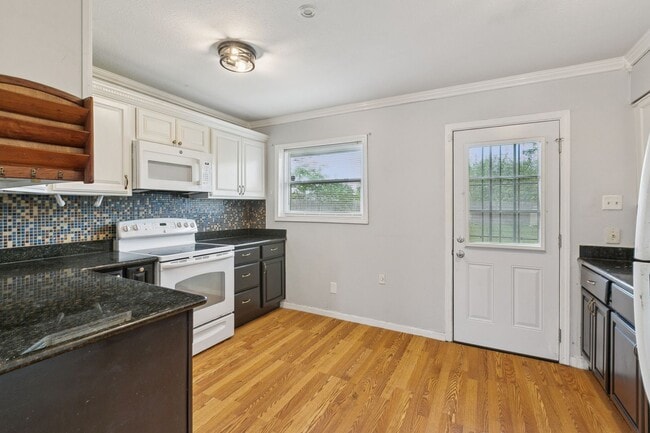 Photo - Charming 3-Bed, 2-Bath Home in Marrero – M...