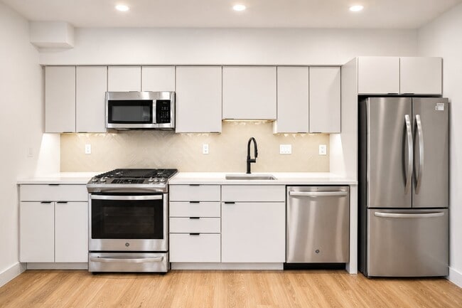 716 L St SE Unit 304