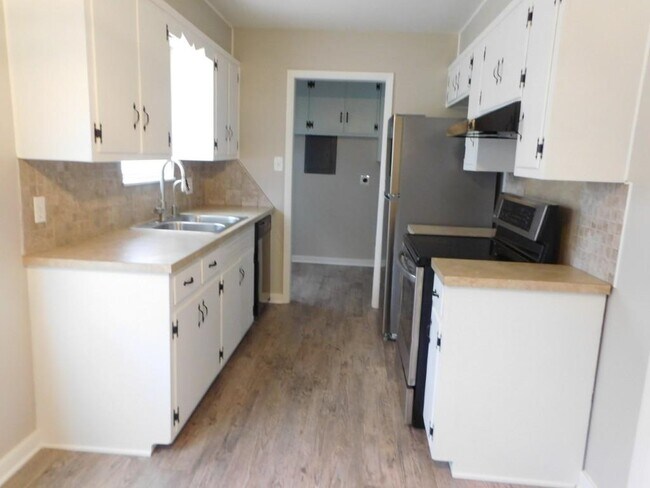 Photo - 4229 SE Bedford Dr