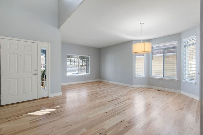 Photo - 4 Bedroom Dream Home waiting for you!