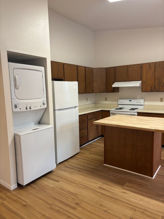 Photo - 3rd Ave 1410 -SB Unit 1410 3rd Ave