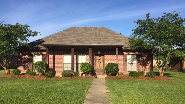 Front - 107 Whispering Oaks Xing