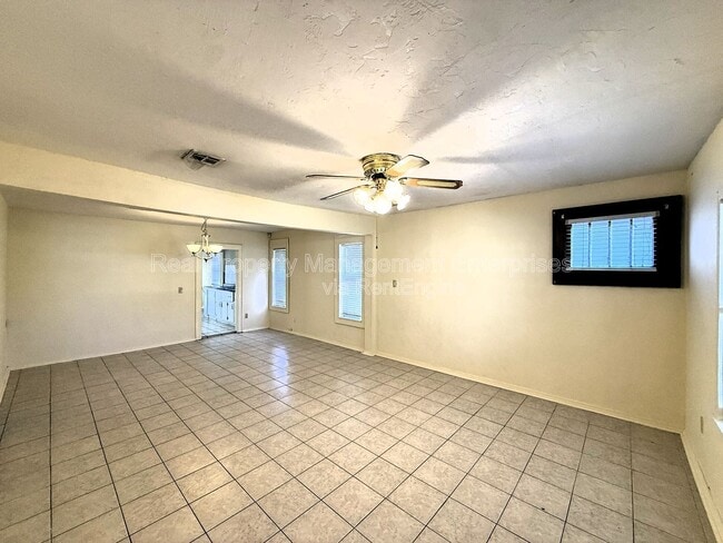 Photo - 1800 SW 15th St