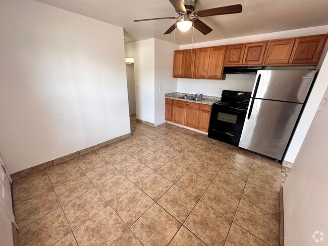 Building Photo - 1002 Edith Blvd SE Unit B Rental