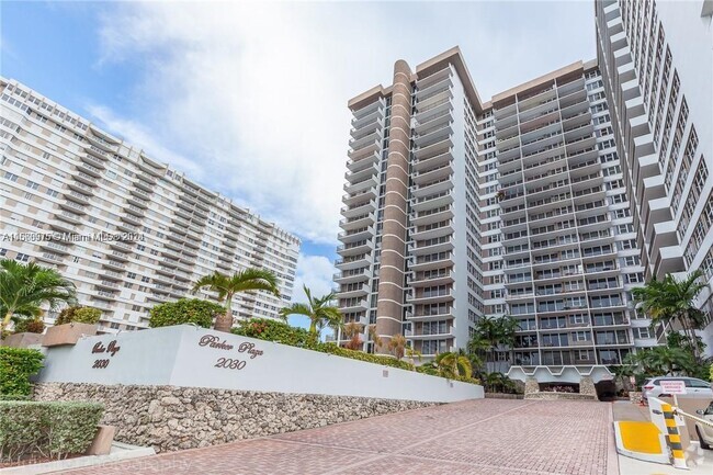 Building Photo - 2030 S Ocean Dr Unit 2223 Rental