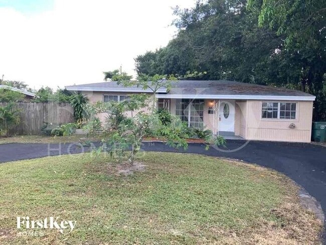 Building Photo - 360 NW 35th Ct Rental