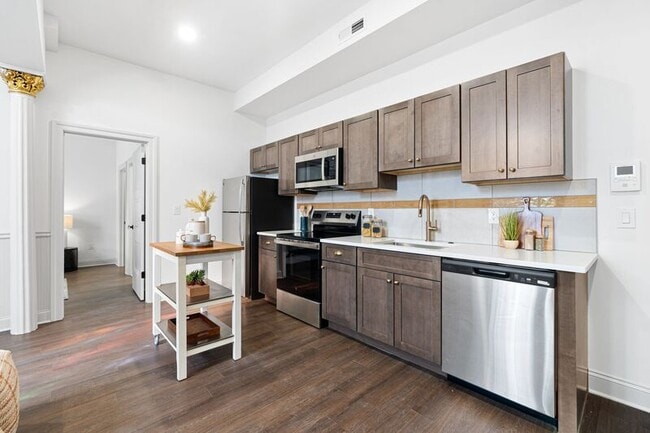 Photo - 401 Martin St