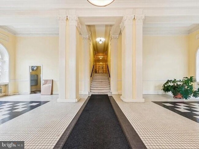 Photo - Mount Pleasant Studio Apartment W/Private ...