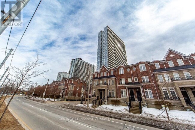 Photo - 105 The Queensway Unité 1107