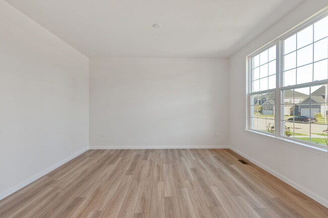 Photo - 1889 Bent Grass Wy