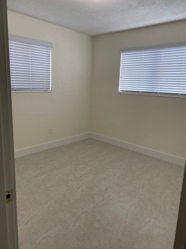 Photo - 1331 W 33rd St