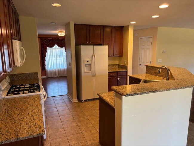 Photo - Wonderful 3 bedroom + Loft, 2.5 bathroom h...