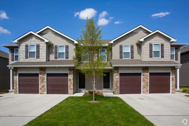 Building Photo - Serrano Townhomes - Move In and Choose Your Bonus: a Brand-New 55" TV or a $250 Amazon Gift Card....