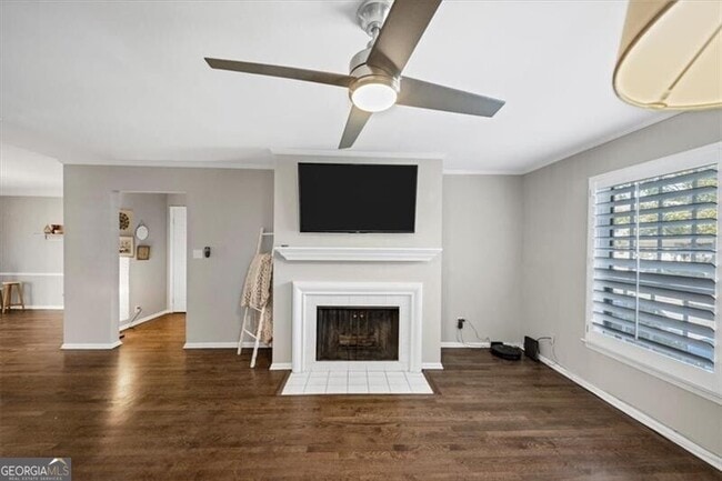 Photo - 37 La Rue Pl NW