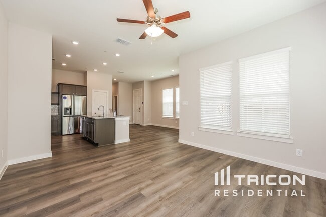 Photo - 206 Ledburn Ct