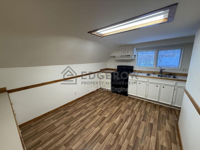 Photo - 3681 Prairie St SW