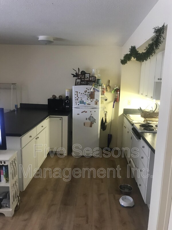 Photo - 279 St Paul St