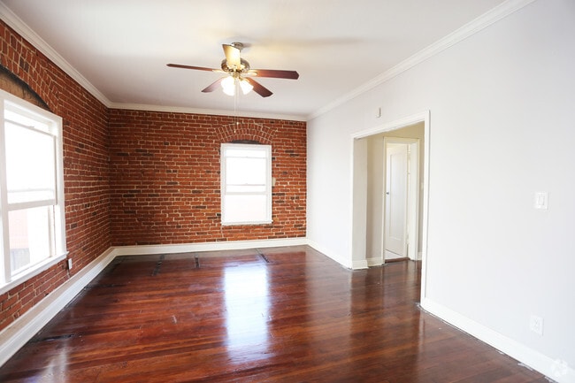 Studio-450 SF