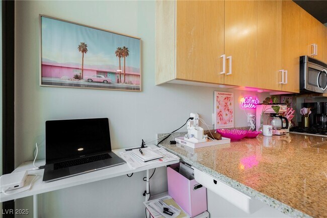 Photo - 353 E Bonneville Ave Unidad 753 Rental