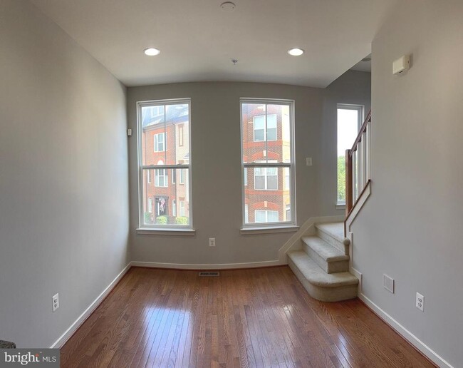 Photo - 1415 Trafalgar Ln