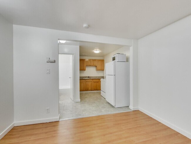 Building Photo - 461 24th St
