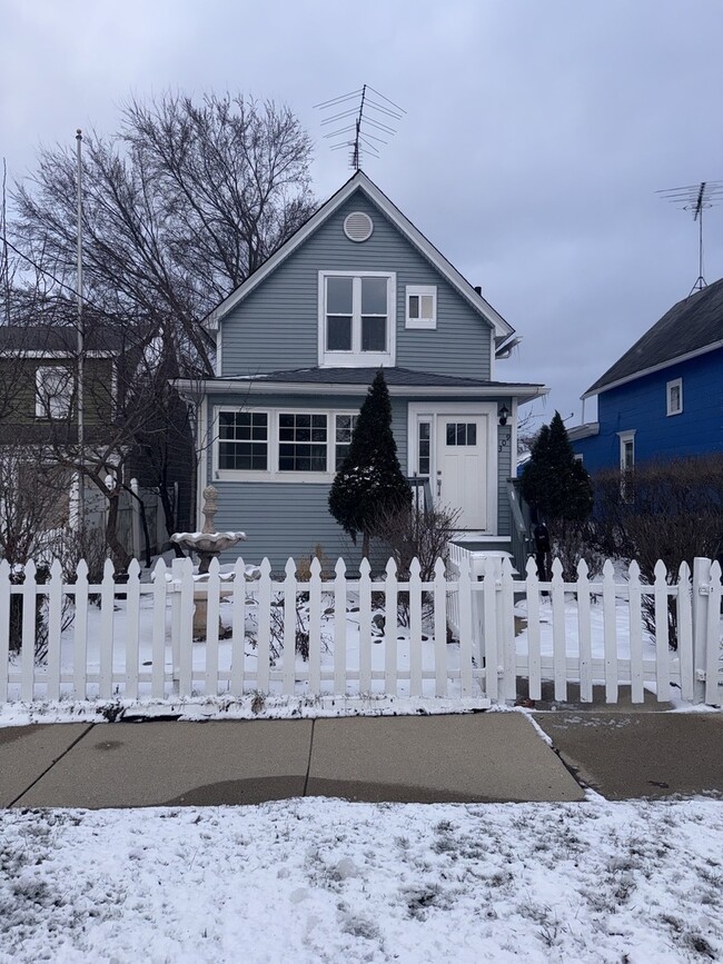 Building Photo - 309 Griswold St