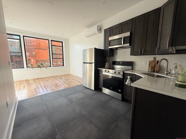 Building Photo - 253 State St Unit 2L