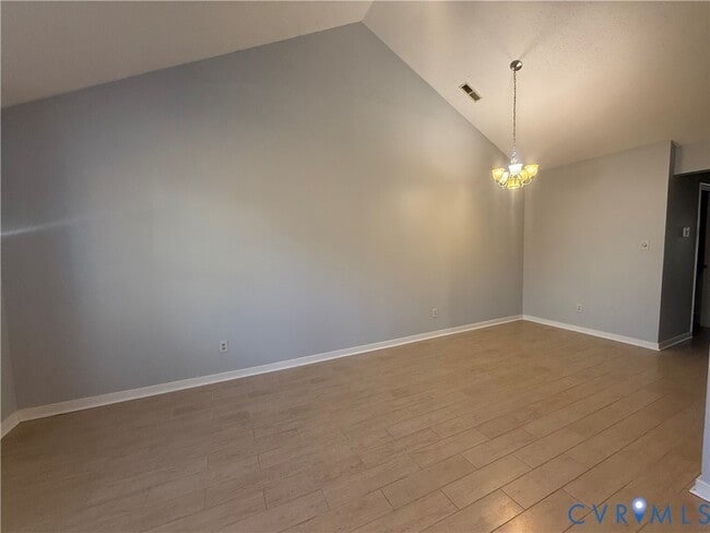 Photo - 4912 Lurgan Pl