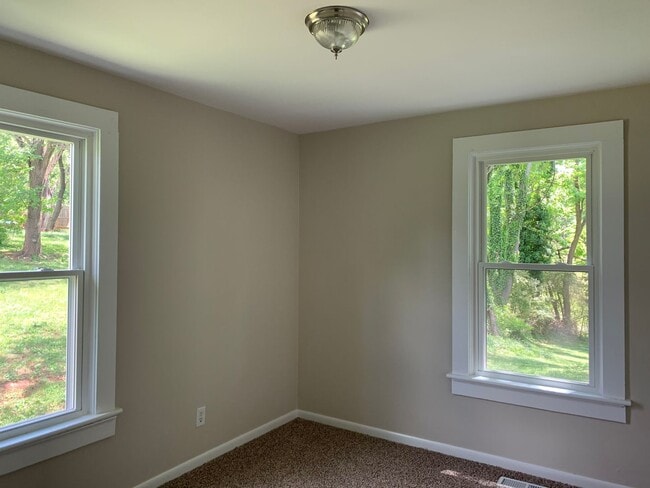 Photo - One Level House With Back Deck off Campbell Avenue