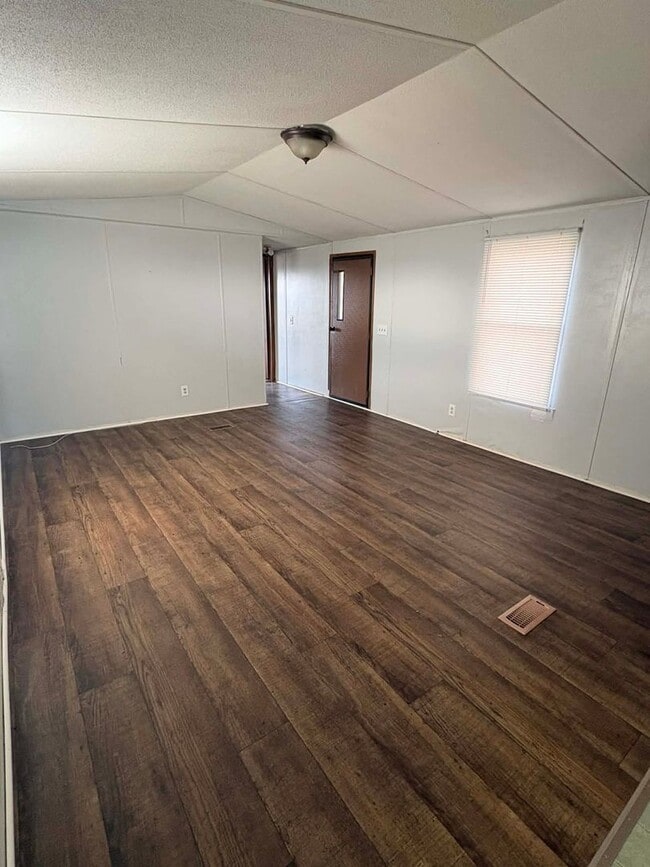 Photo - Simple Country Living!