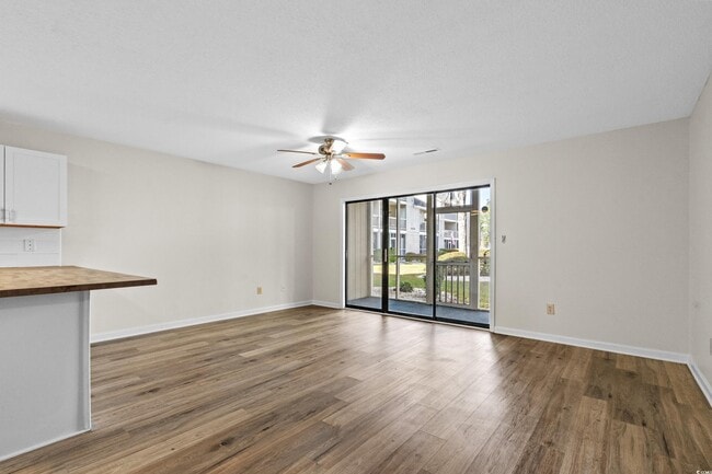 Photo - 1870 Auburn Ln