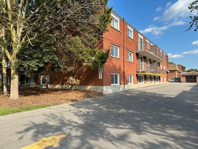 Photo - Queenston Apartments