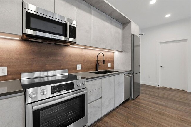 Photo - 4315 S Congress Ave Unit 202