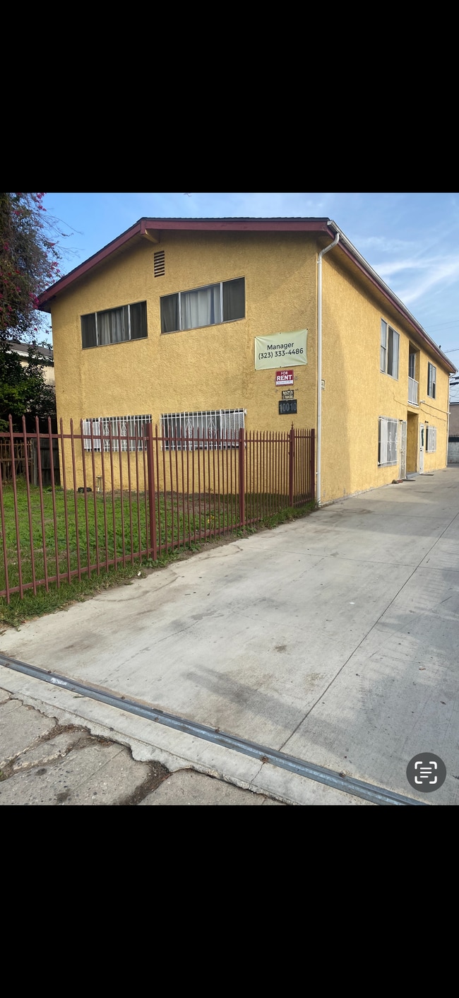 Photo - 10010 Anzac Ave Unit 4