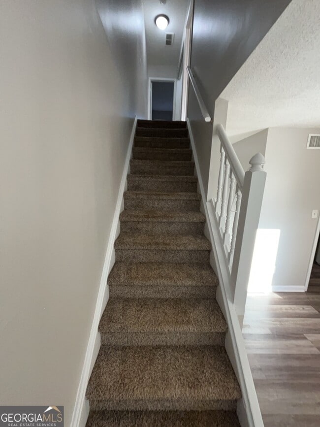 Photo - 6349 Holcomb Way