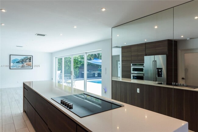 Photo - 1080 NE 104th St