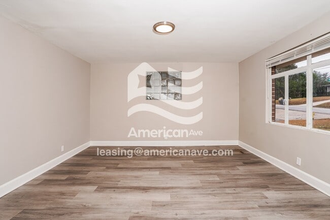 Photo - 290 Lilly Ave