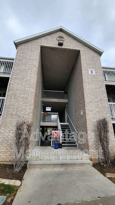 Building Photo - 1268 W 1480 N St Unit 3