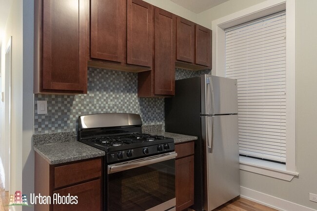 Photo - 644 W Oakdale Ave Unit A04C