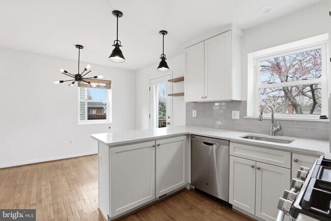 Photo - 2306 Riverview Terrace